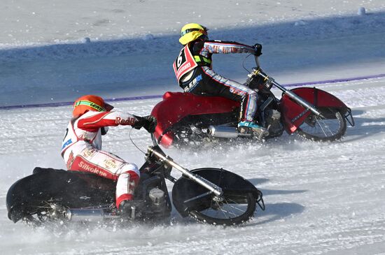 Ледовый спидвей во Владивостоке