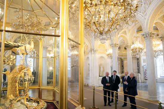 Рабочая поездка президента Владимира Путина в Санкт-Петербург