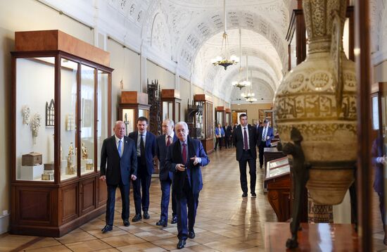 Рабочая поездка президента Владимира Путина в Санкт-Петербург