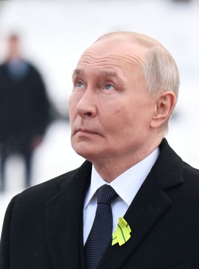 Президент Владимир Путин принял участие в мероприятиях в честь 82-й годовщины освобождения Ленинграда от фашистской блокады