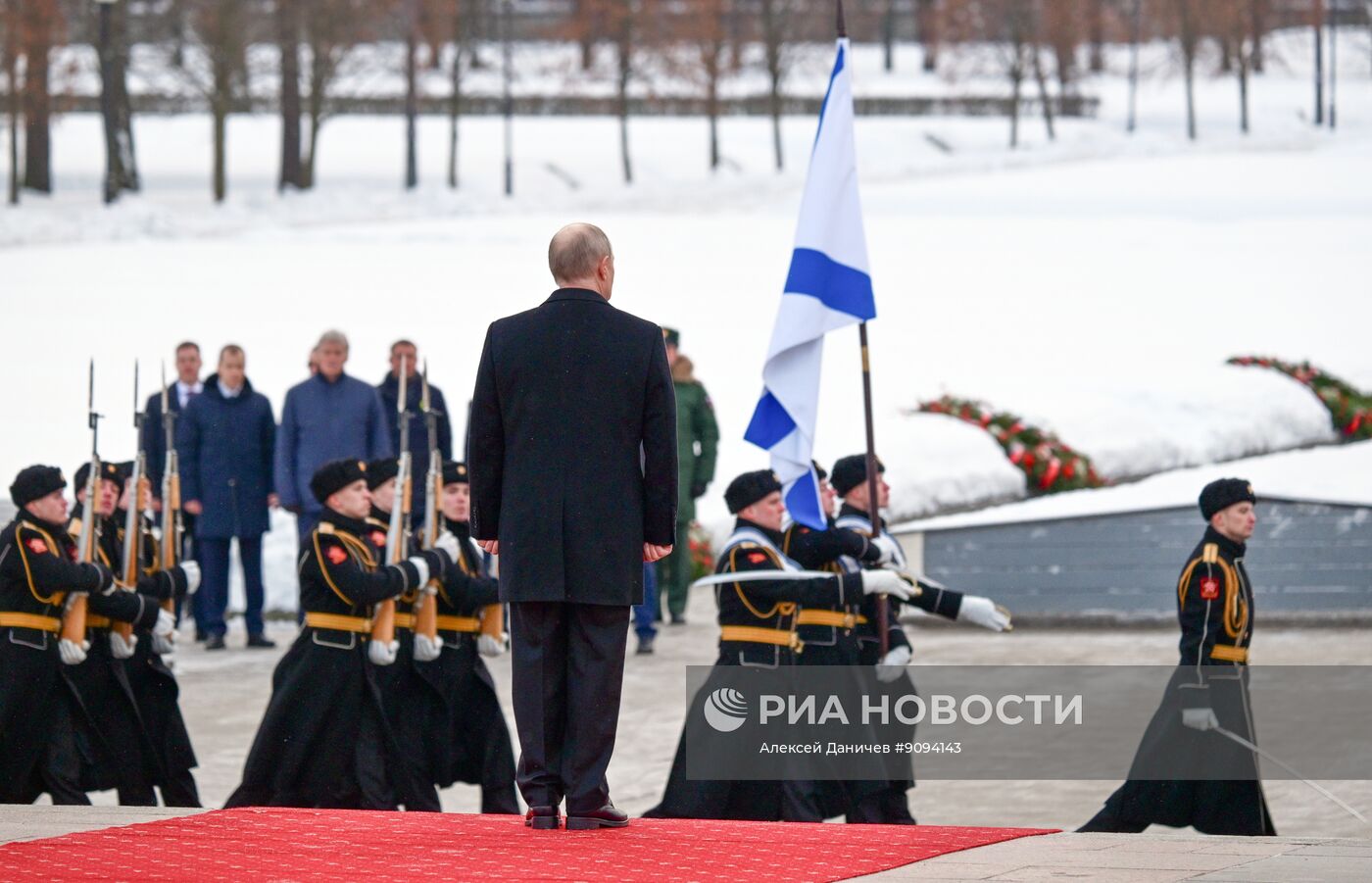 Президент Владимир Путин принял участие в мероприятиях в честь 82-й годовщины освобождения Ленинграда от фашистской блокады