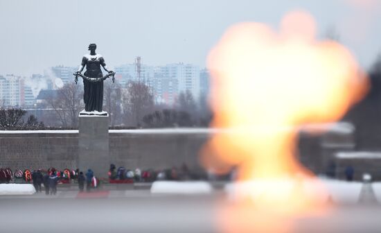 Президент Владимир Путин принял участие в мероприятиях в честь 82-й годовщины освобождения Ленинграда от фашистской блокады