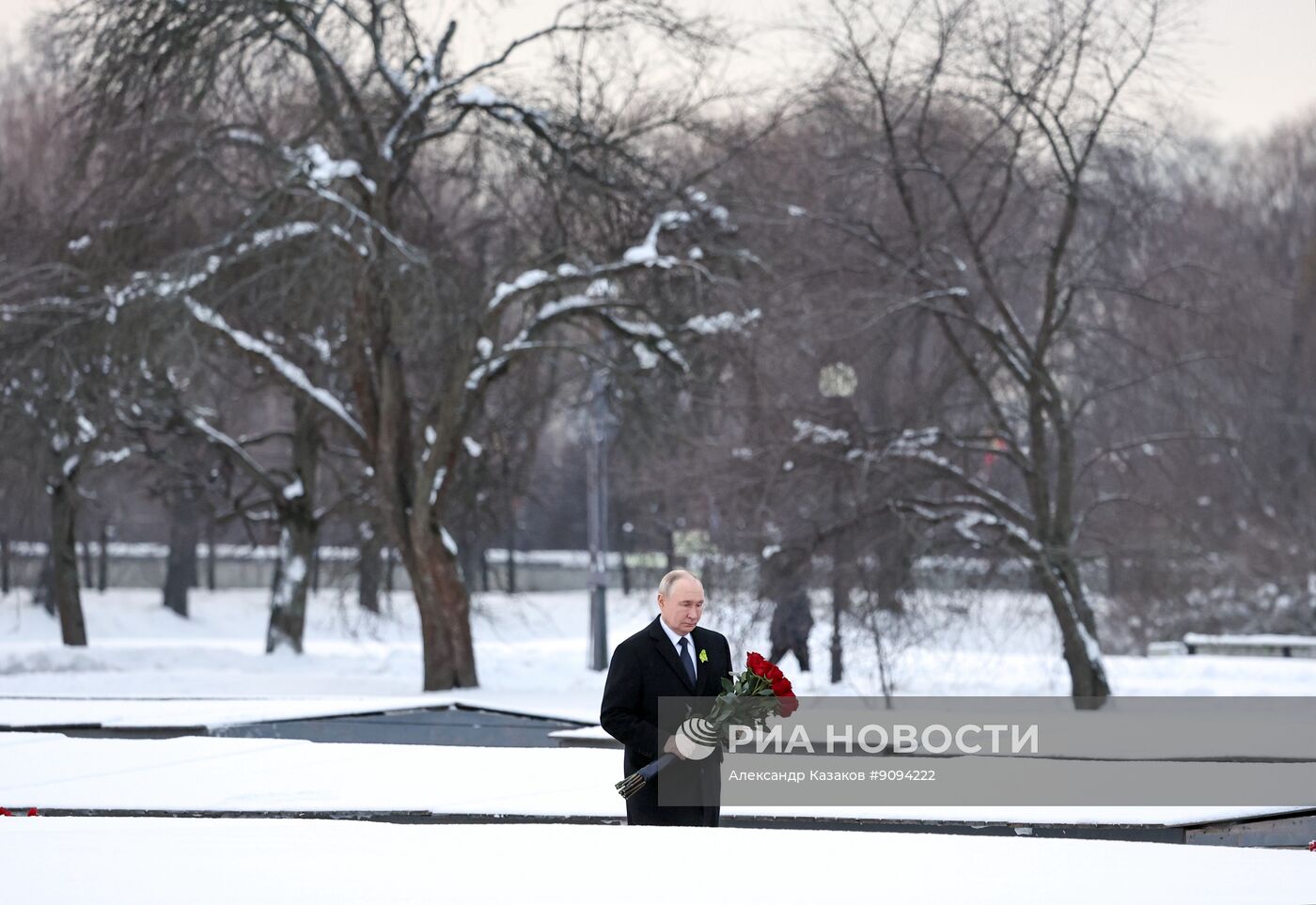 Президент Владимир Путин принял участие в мероприятиях в честь 82-й годовщины освобождения Ленинграда от фашистской блокады