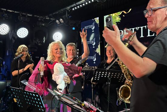 Концерт Ларисы Долиной в музыкальном баре в Москве