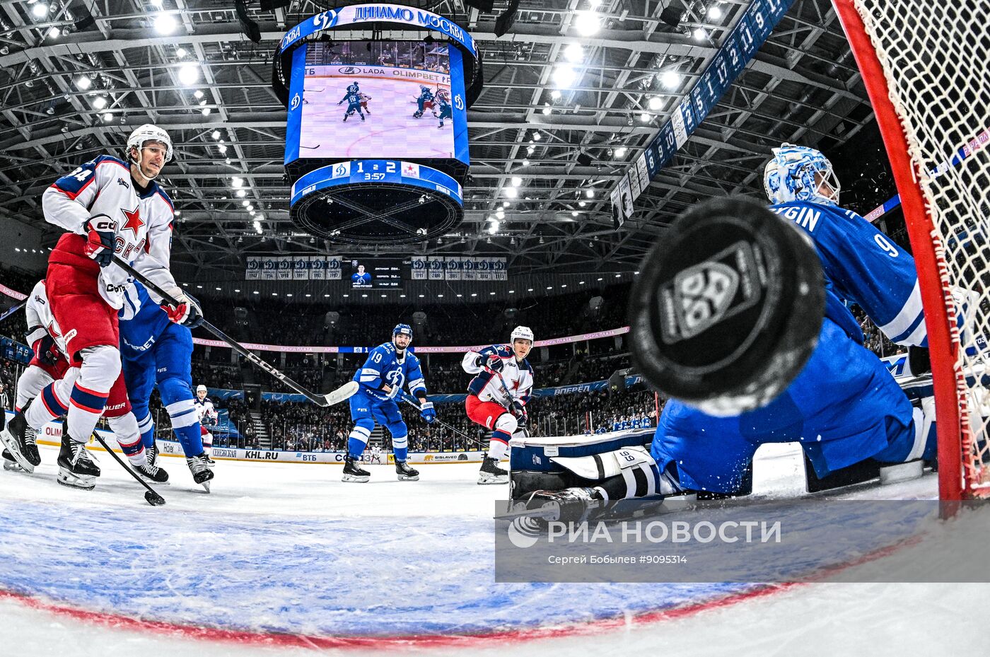 Хоккей. КХЛ. "Динамо" (Москва) - ЦСКА (Москва)