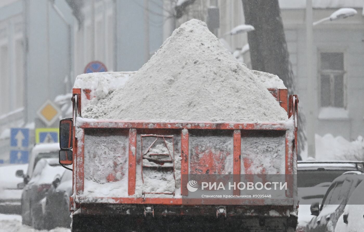 Снег в Москве
