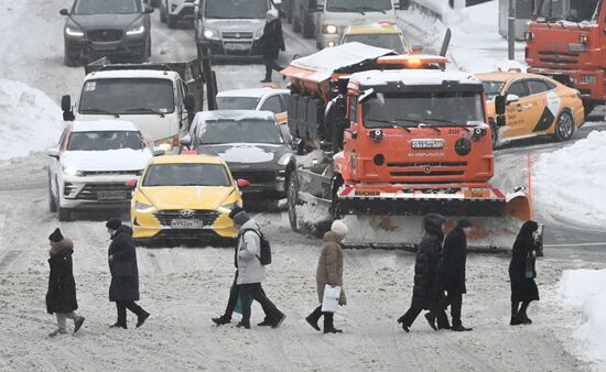 Снег в Москве