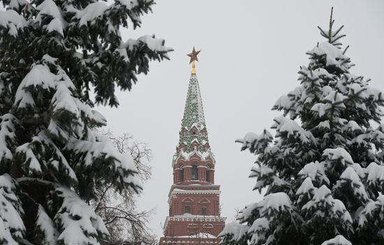 Снег в Москве