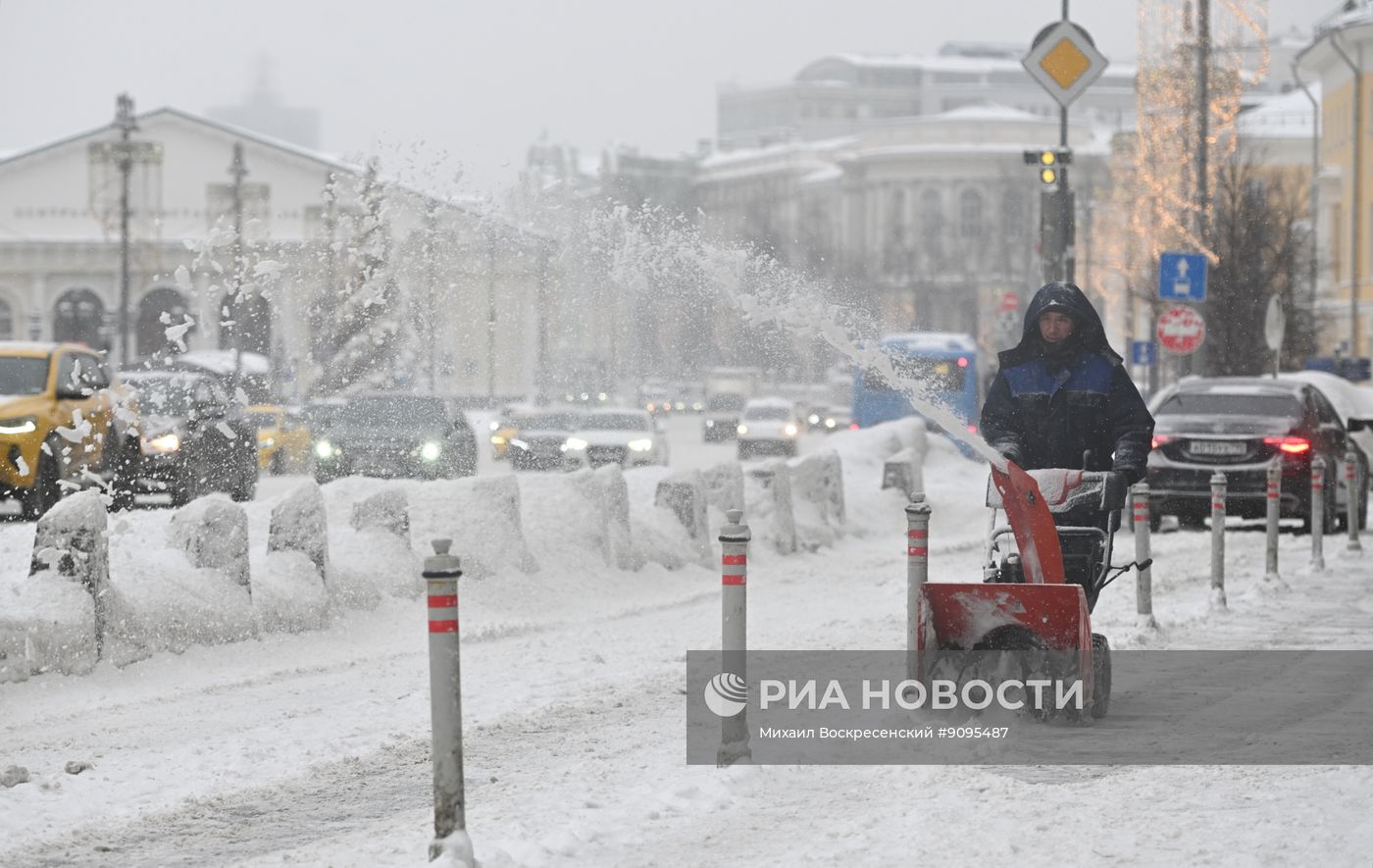 Снег в Москве