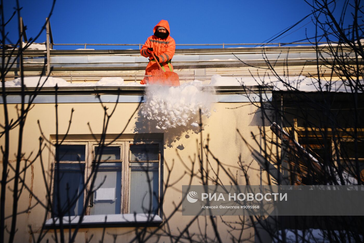 Уборка снега в Москве