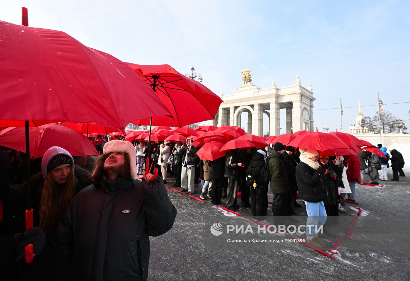 Акция в Москве в честь 83-й годовщины победы в Сталинградской битве