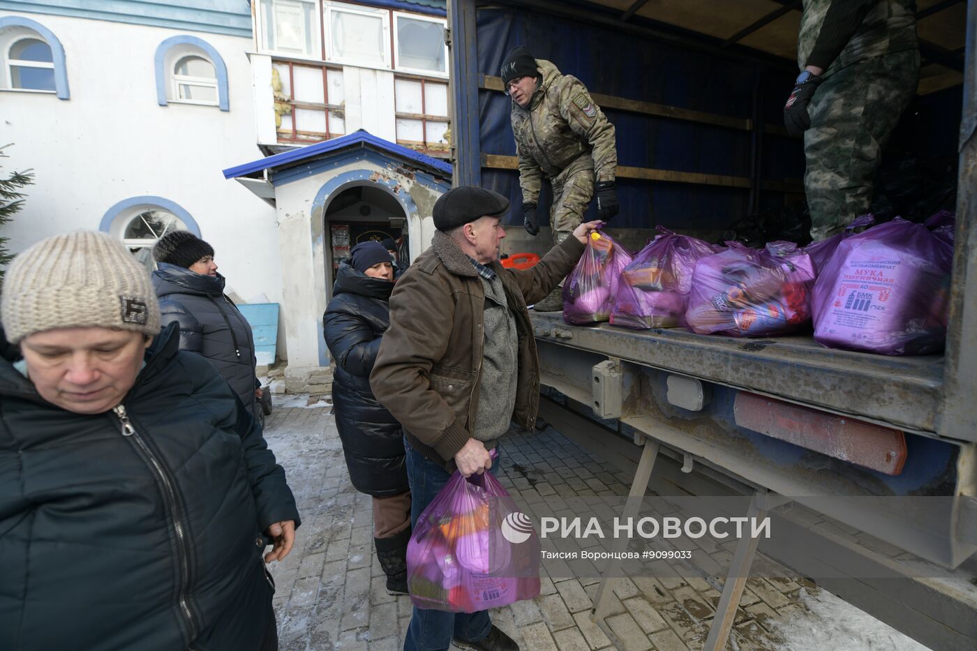 Луганские волонтеры доставили гумпомощь в Попаснянский район