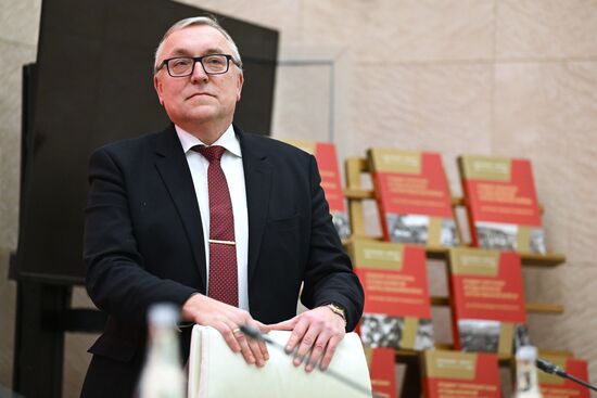 Презентация в Москве документальных сборников "Республики – фронту 1941-1945"