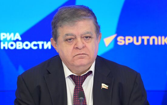 П/к председателя Комиссии по защите государственного суверенитета РФ Владимира Джабарова