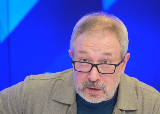П/к председателя Комиссии по защите государственного суверенитета РФ Владимира Джабарова