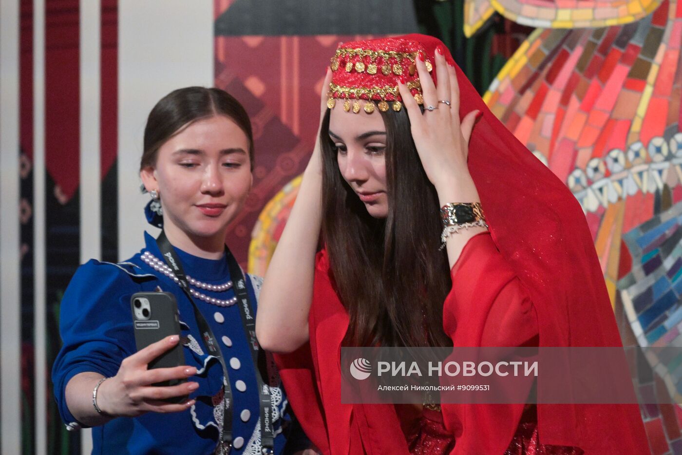 Открытие Года единства народов России в Национальном центре "Россия" 