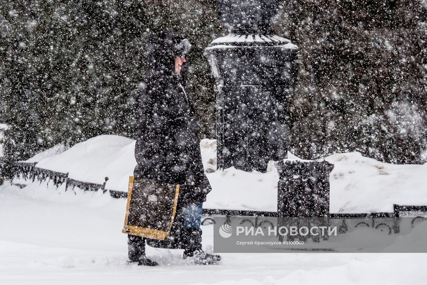 Снегопад в Южно-Сахалинске 