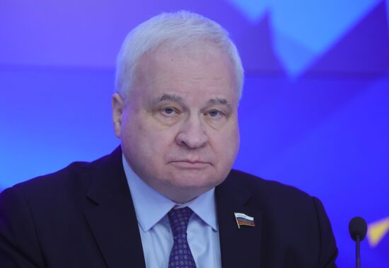 Круглый стол о проблемах взаимоотношений США, Китая и Евросоюза и их влиянии на Россию