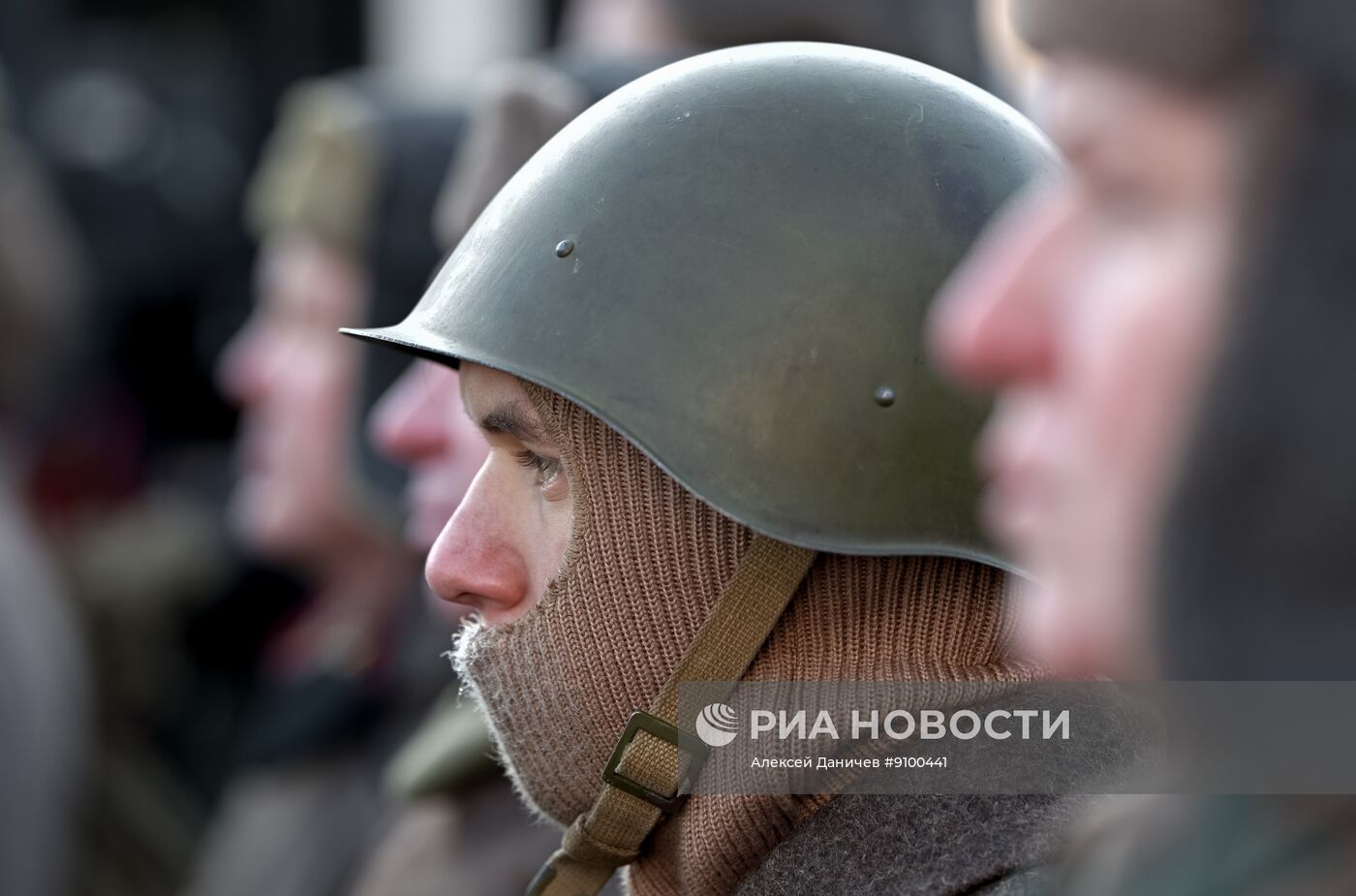 Реконструкция прибытия на Финляндский вокзал первого поезда после прорыва блокады Ленинграда