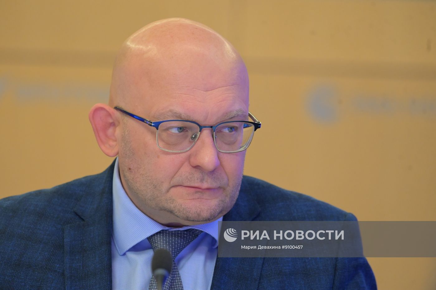 Круглый стол Экспертного института социальных исследований на тему: "Год единства народов России: долгосрочная политика на базе общих ценностей"