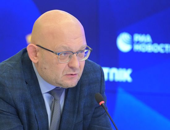 Круглый стол Экспертного института социальных исследований на тему: "Год единства народов России: долгосрочная политика на базе общих ценностей"