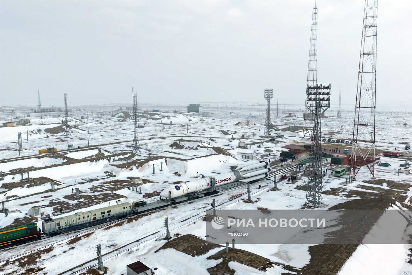 Вывоз РН "Протон-М" со спутником "Электро-Л" на стартовый комплекс космодрома Байконур