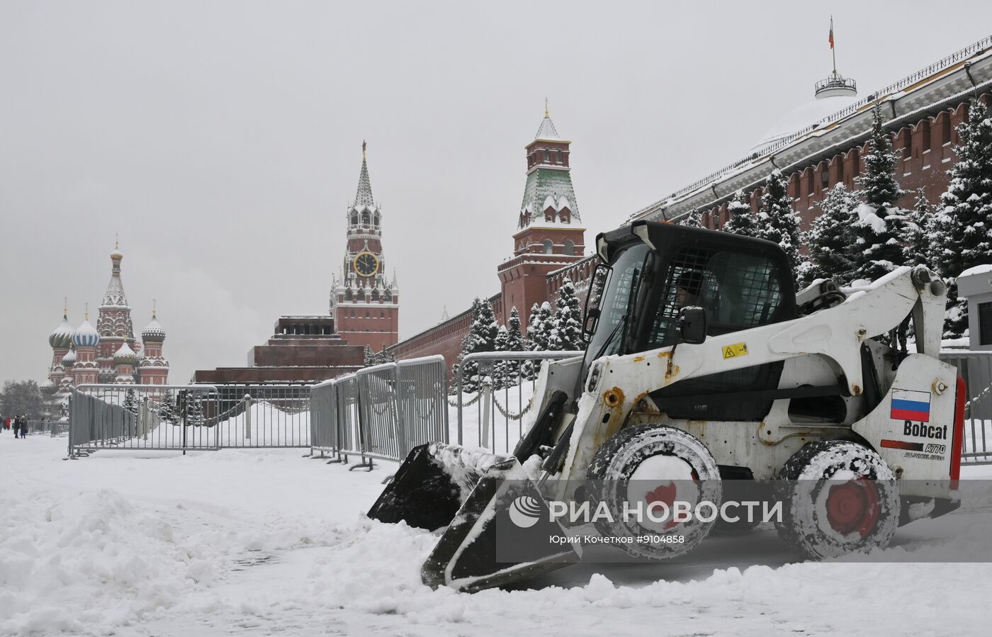 Снег в Москве