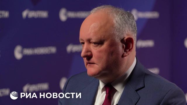 Додон назвал "бомбой с замедленным эффектом" идею объединить Молдавию и Румынию