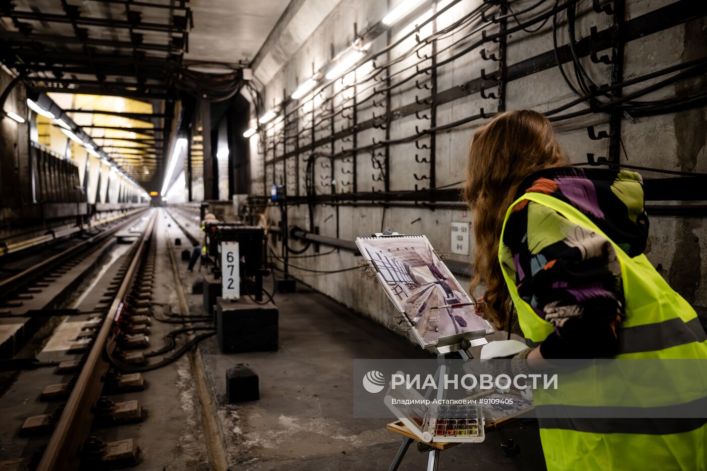 Выездная художественная сессия проекта "Искусство в метро" в Москве