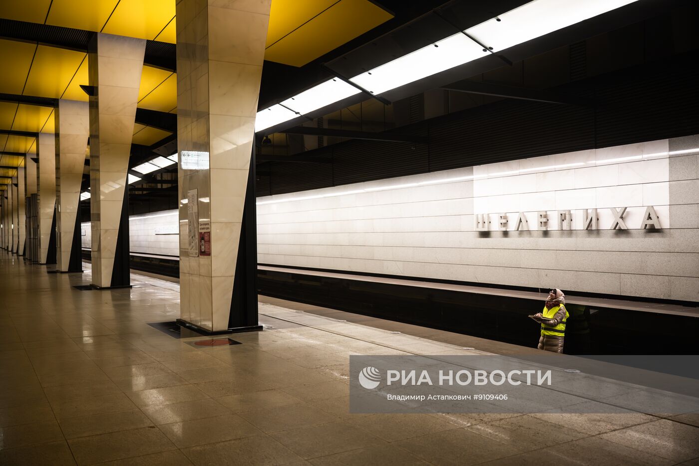 Выездная художественная сессия проекта "Искусство в метро" в Москве