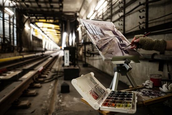 Выездная художественная сессия проекта "Искусство в метро" в Москве