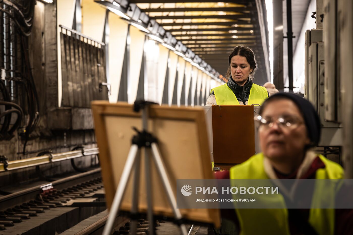 Выездная художественная сессия проекта "Искусство в метро" в Москве
