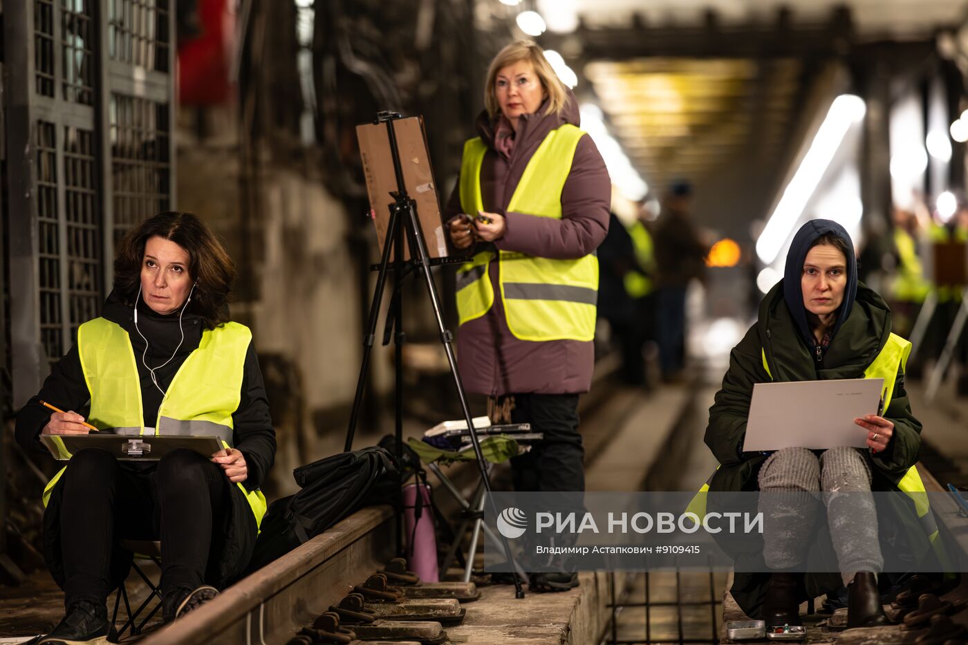 Выездная художественная сессия проекта "Искусство в метро" в Москве