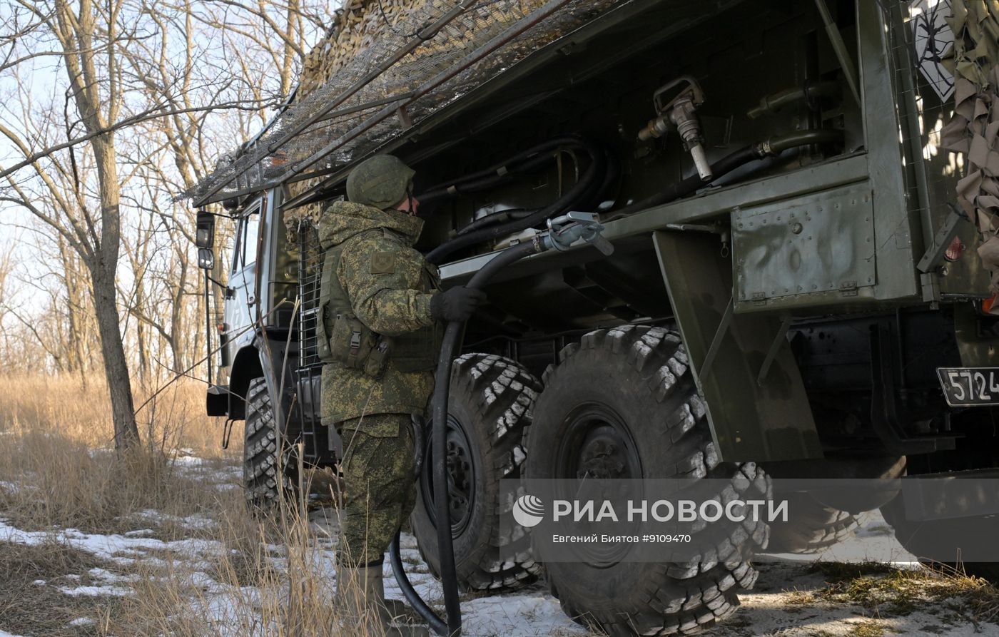 Работа топливозаправщиков группировки войск "Запад"