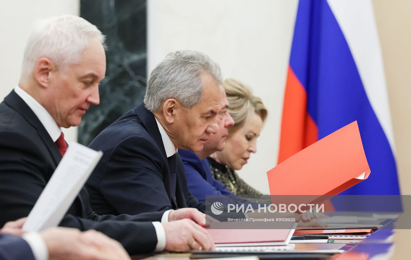 Президент Владимир Путин провел заседание Совбеза РФ