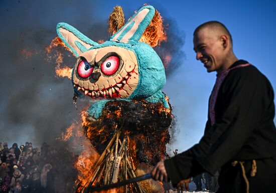 Празднование Масленицы в России