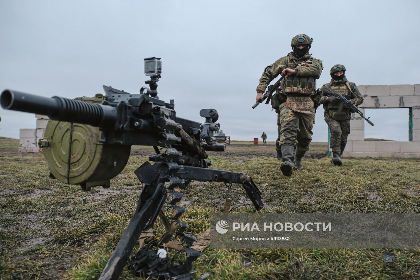 Тренировка группировки войск "Днепр" на полигоне в Запорожской области