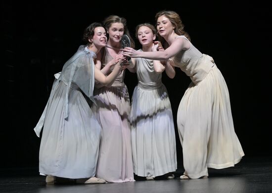 Спектакль "Ромео и Джульетта" в театре им. Евг. Вахтангова