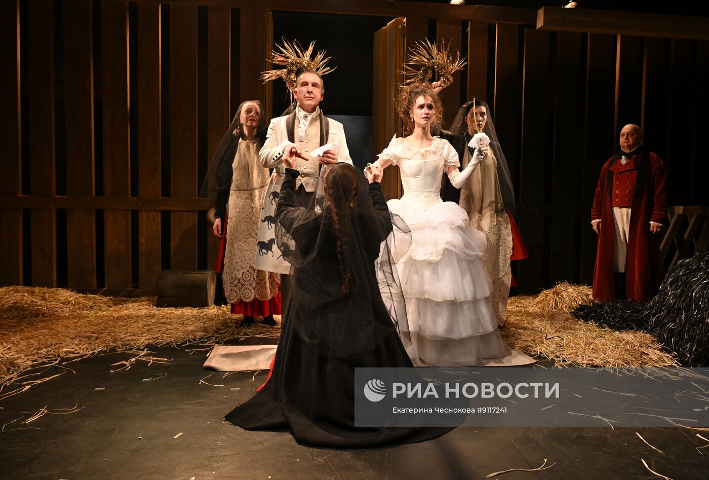 Спектакль "Дубровский" в "Покровка.Театр"