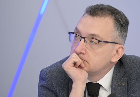 Круглый стол об исторических параллелях, актуальной ситуации в мире и аморальной сущности Запада к 80-летию Фултонской речи Уинстона Черчилля