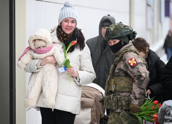 Подготовка к празднованию Международного женского дня в России