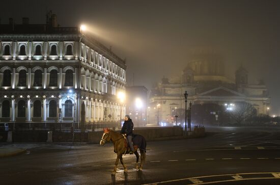 Ночной туман в Санкт-Петербурге 