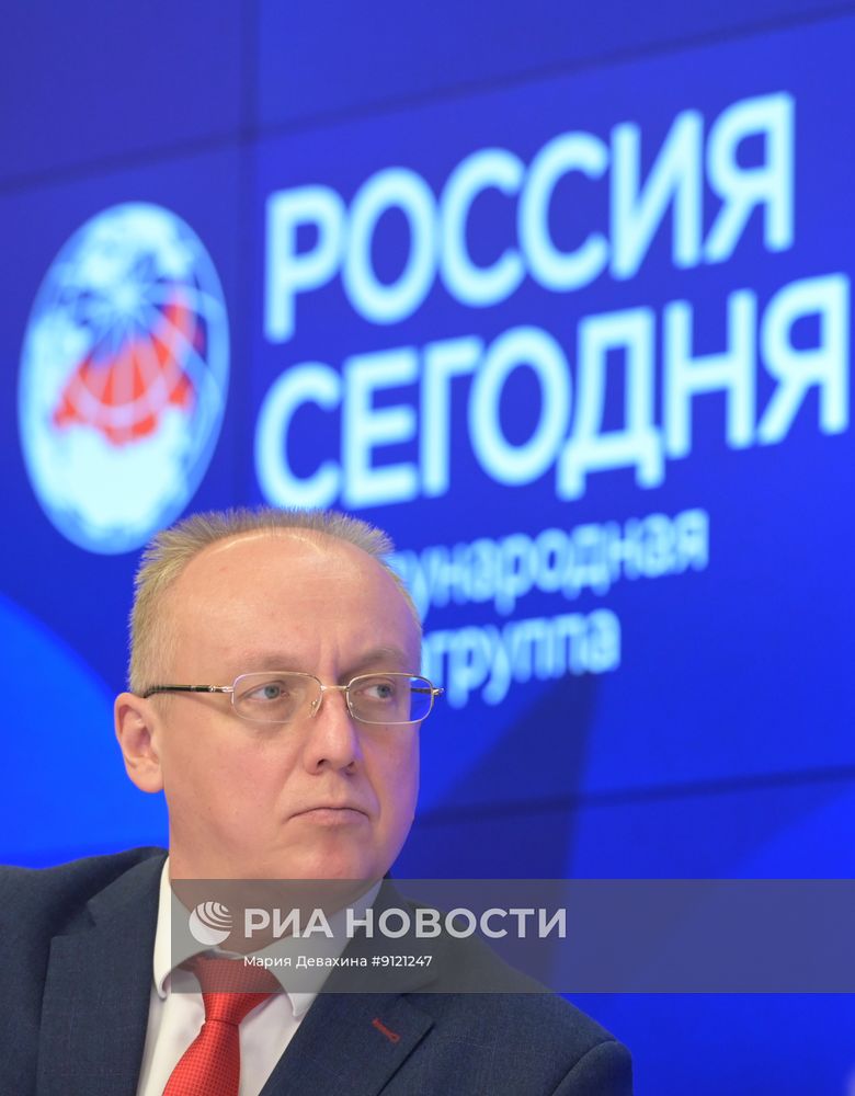 П/к, посвященная новому этапу в отечественной хирургии и трансплантологии — успешным операциям по пересадке рук после их утраты, проведенным в НИИ СП им. Н.В. Склифосовского