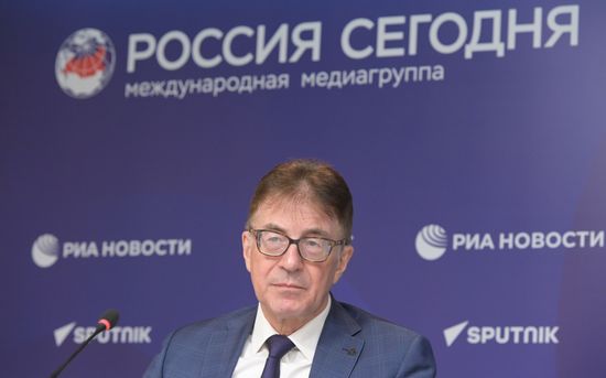 П/к начальника Управления федерального государственного надзора в области защиты прав потребителей Роспотребнадзора Олега ПРУСАКОВА