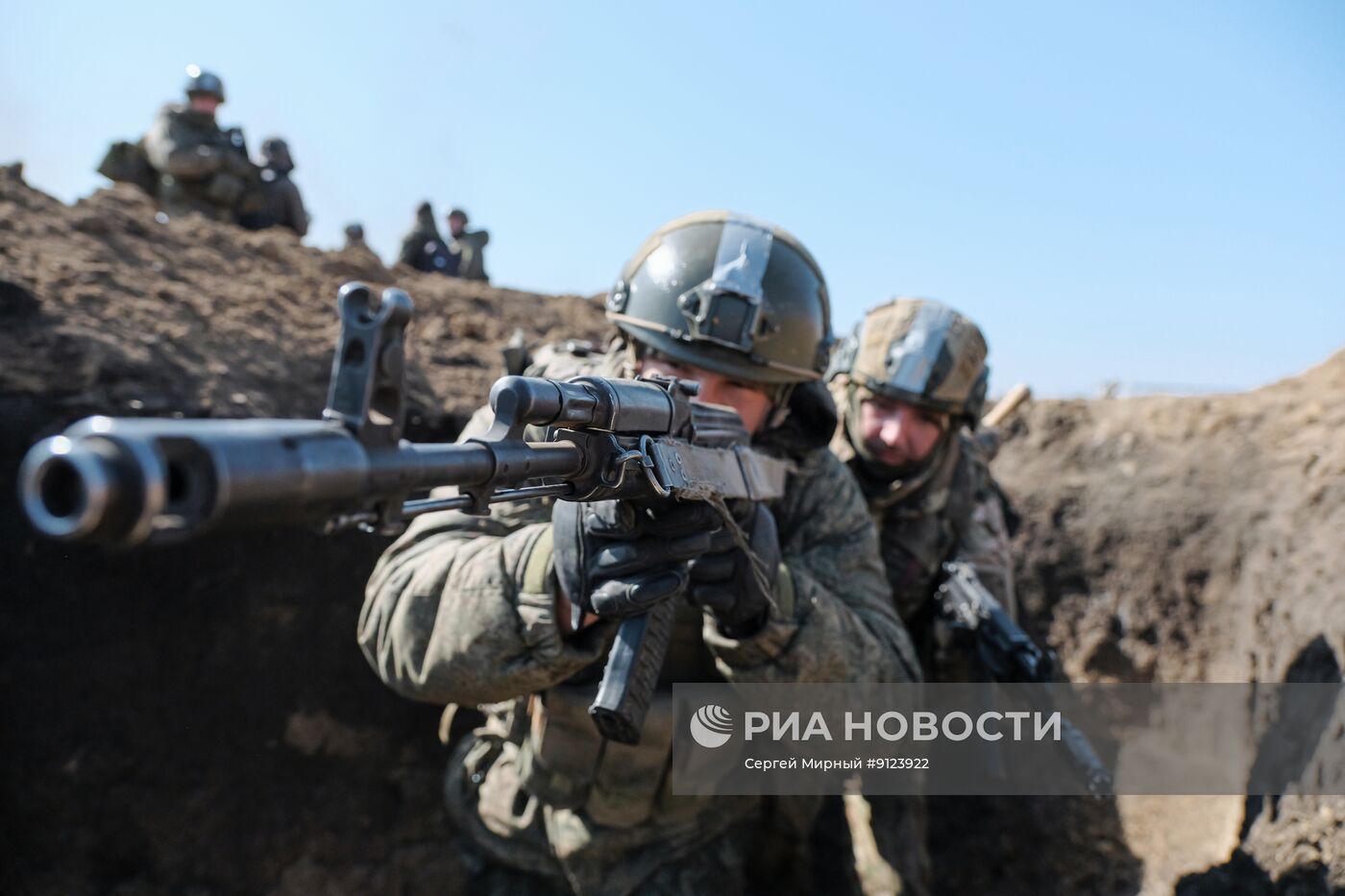 Учения штурмовых подразделений группировки войск "Днепр" в Запорожской области
