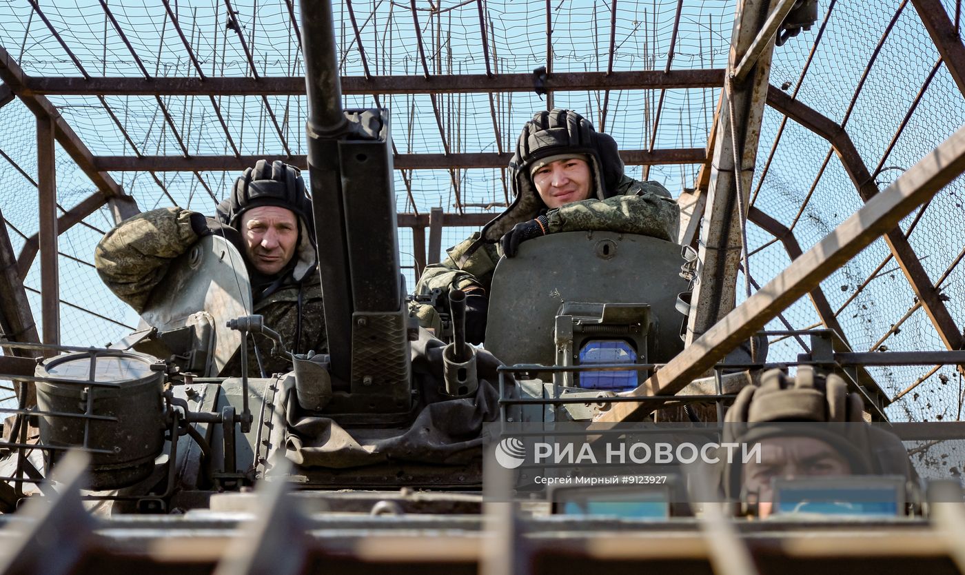 Учения штурмовых подразделений группировки войск "Днепр" в Запорожской области