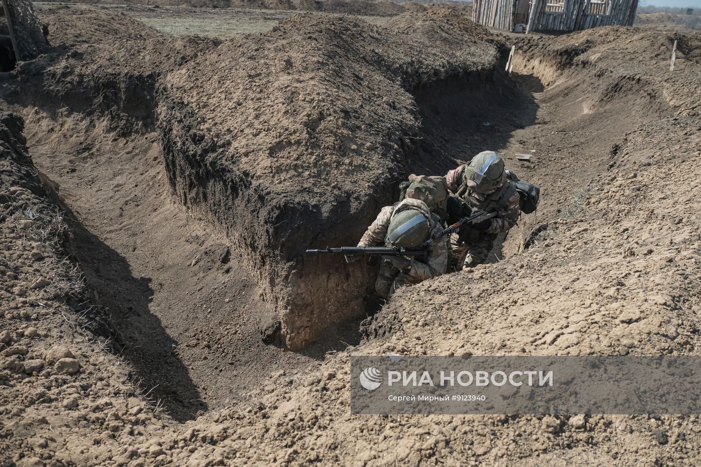 Учения штурмовых подразделений группировки войск "Днепр" в Запорожской области