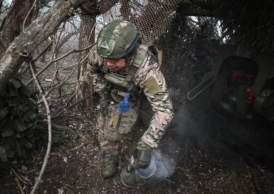 Боевая работа расчета гаубицы Д-30 группировки войск "Центр"