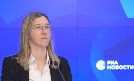 Круглый стол "Традиционные религии как предмет информационной политики вуза в Год национального единства"