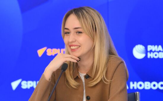 Круглый стол "Молодежь и медиа: могут ли молодежные СМИ формировать информационную политику современной России?"